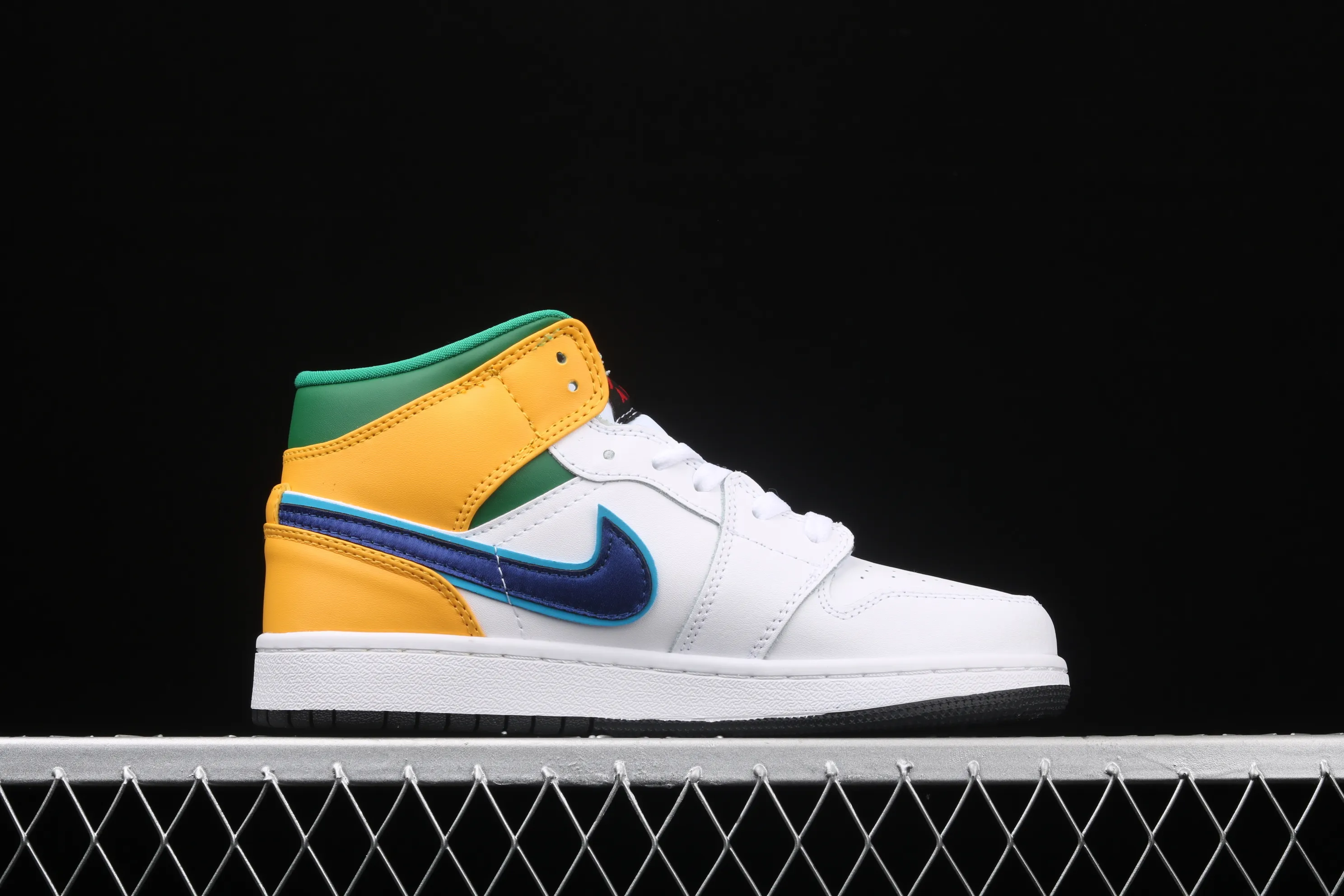 All categories Air Jordan Jordan series basketball shoes Air Jordan 1 Mid Air Jordan 1 Mid SE AJ1 Joe 1 Yuanyang mid-top basketball shoes 554725-128
